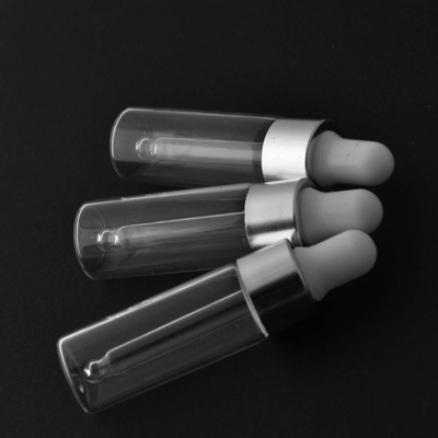 Mini bottiglie di vetro d'argento del contagoccia del ODM dell'OEM delle bottiglie di olio essenziale 5ml