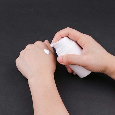 Bottiglia senz'aria 50ml della pompa della lozione pp con stampa dello schermo