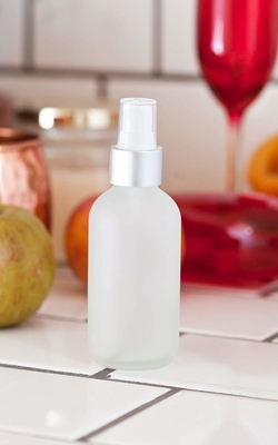Contenitori cosmetici della bottiglia dello spruzzo dell'ANIMALE DOMESTICO 50ml con la pompa di 24MM