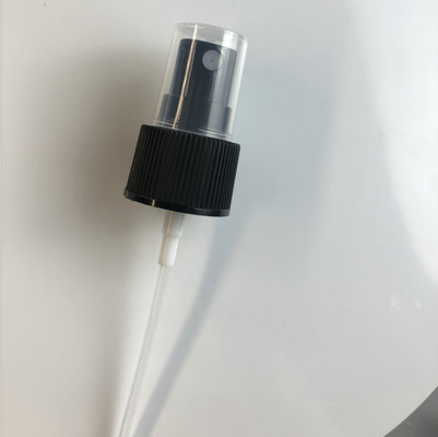 Testa di spruzzo del profumo che preme plastica